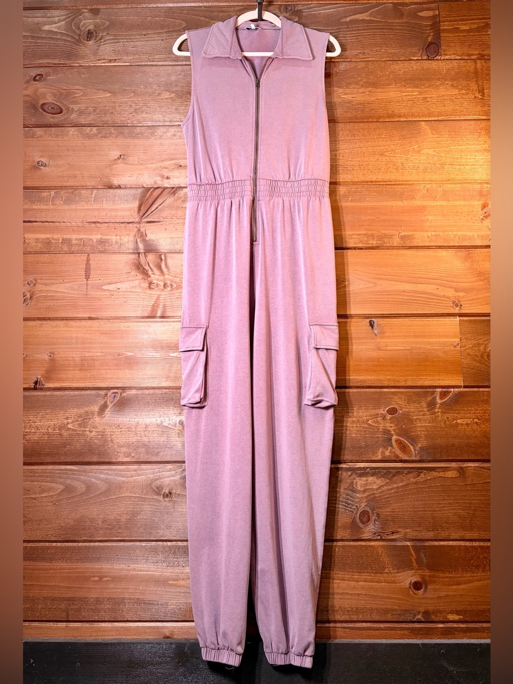 BKE Mauve Sleeveless Cargo Jumpsuit with Front Zip Size Small 💕🌸